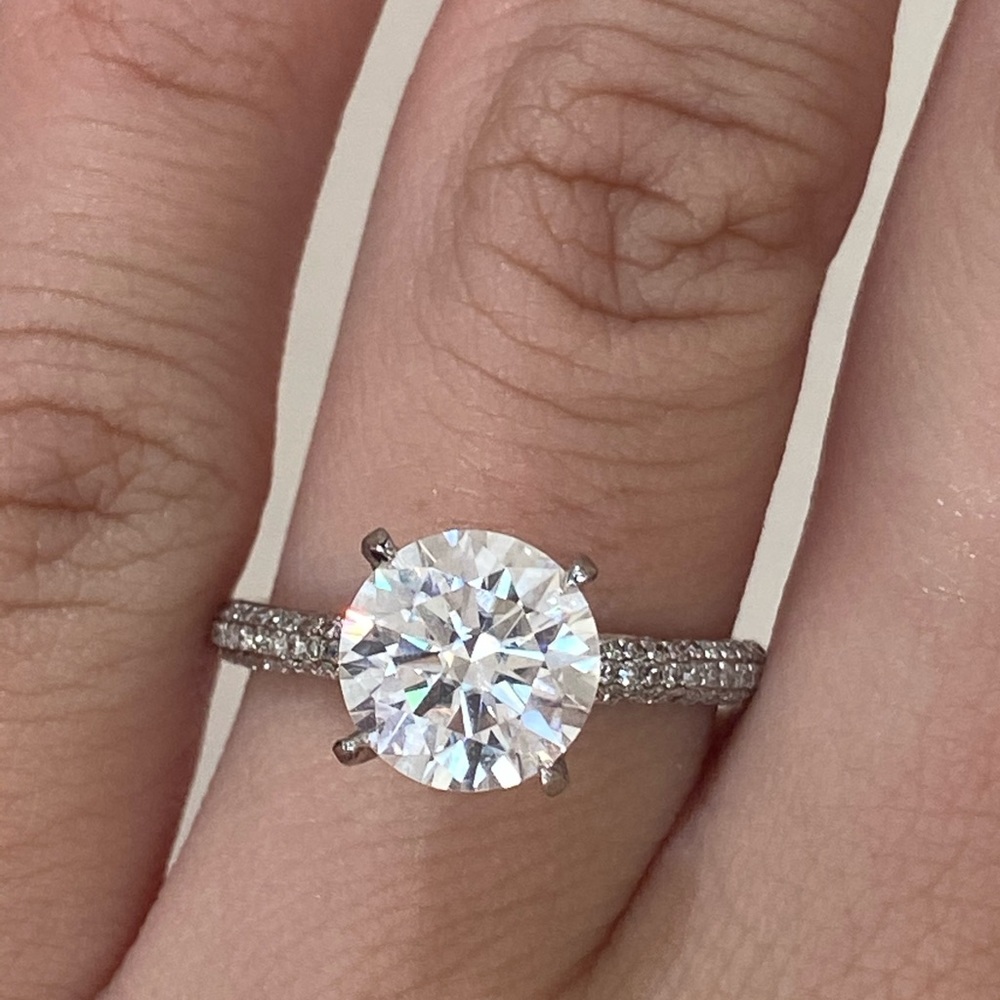 Moissanite diamond engagement ring 2 carats - Picture 4 of 11